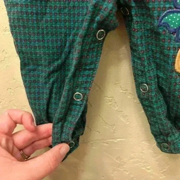 Vintage 100% cotton plaid embroidered Christmas holiday overalls sz. 3-6mo - Picture 4 of 6